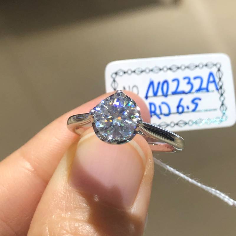 四爪女戒S925银镀白金定制选款主石莫桑钻1.0ct/副石高碳钻